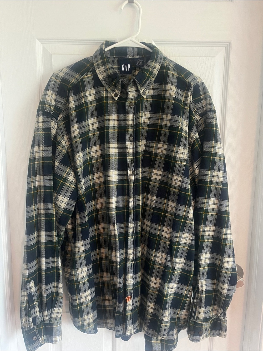 GAP Men's Dark Green and White Plaid Button-Down Shirt